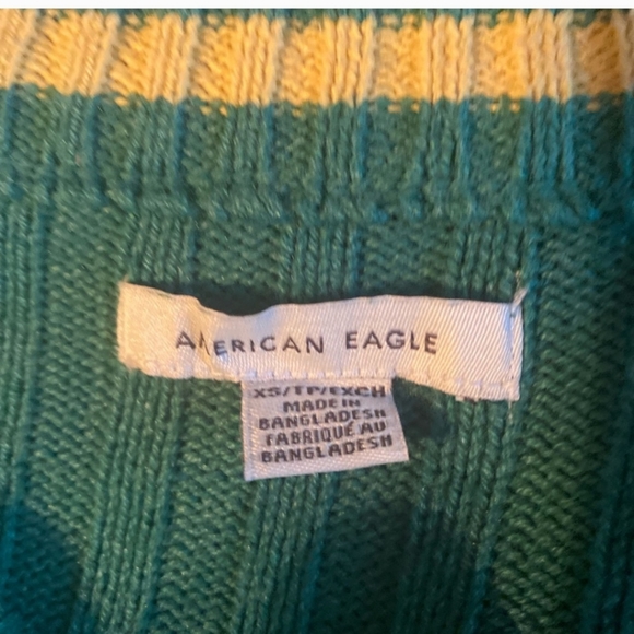 American Eagle AE Women’s Cropped Button Cardigan Size XS Ribbed Preppy - Picture 3 of 3